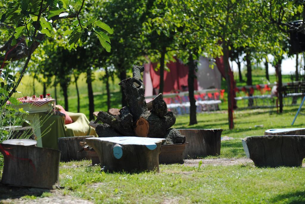 La Commedia Della Pentola Guest House Lu (Piedmont) ภายนอก รูปภาพ