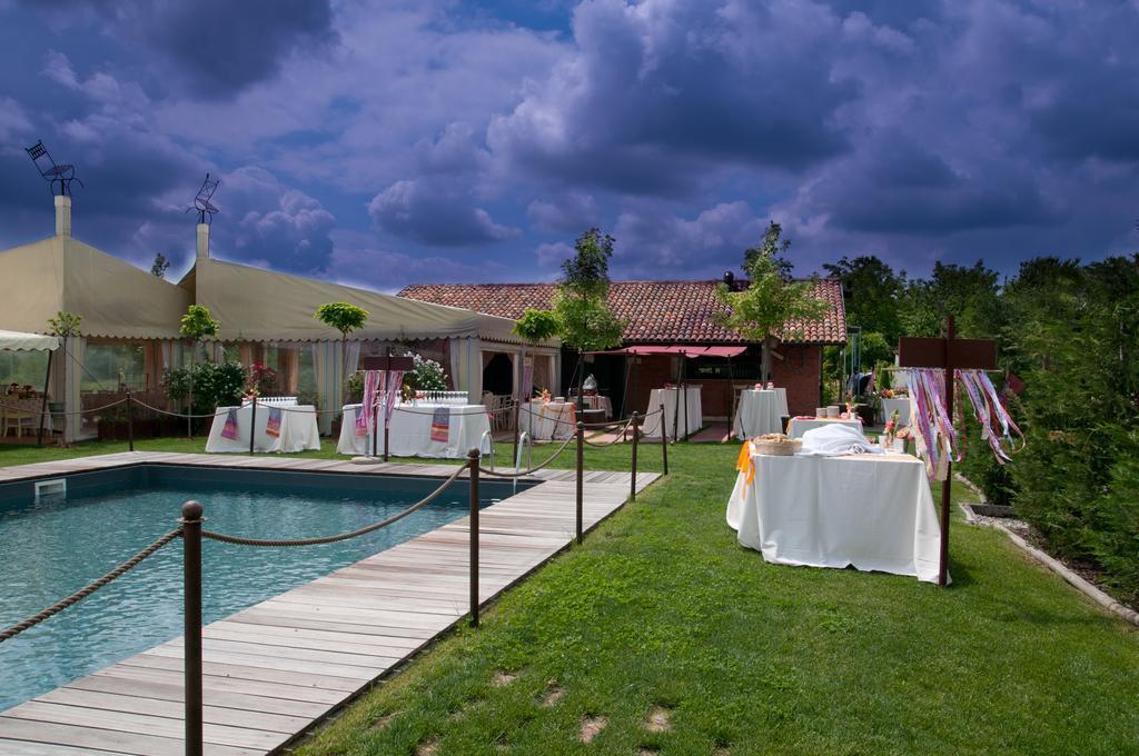 La Commedia Della Pentola Guest House Lu (Piedmont) ภายนอก รูปภาพ